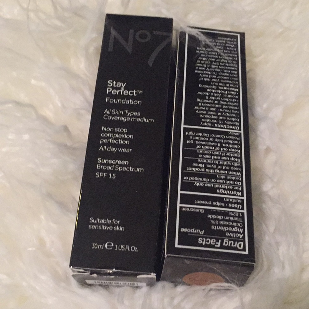 NIB - No7 Stay Perfect Foundation